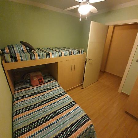 Room In Benidorm Downtown En Piso Compartido Alicante Esterno foto